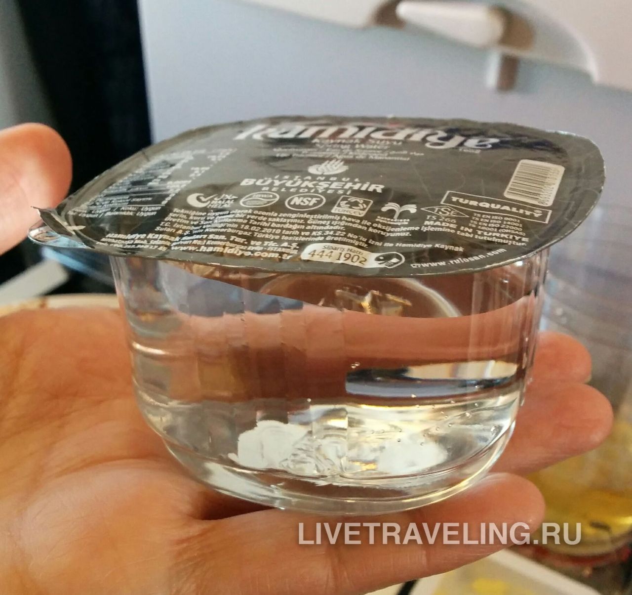 Чем кормят авиакомпании пассажиров
